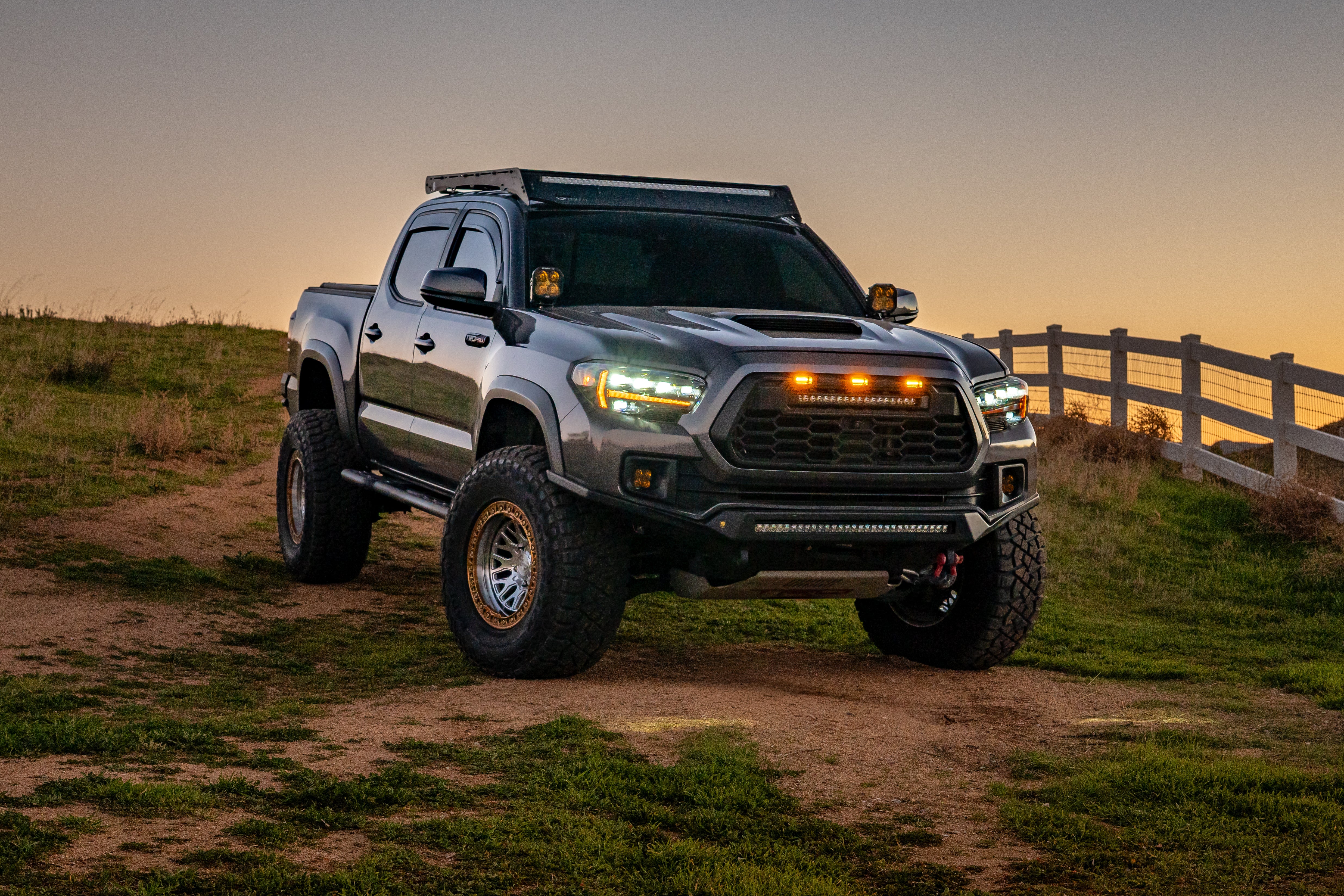 Toyota Tacoma 2016-23 Apex Series Full LED High/Low beam